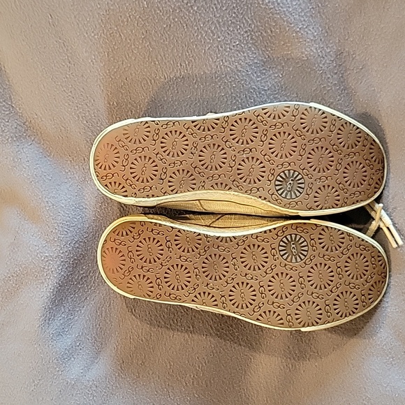 Ugg size 6.5 sneakers Loafer casual shoes tan women's brown lot of Two - Picture 9 of 11